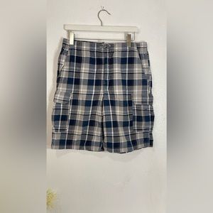Men cargo short simply Styled Bu sears size XLH 18/20 not new but normal wear.